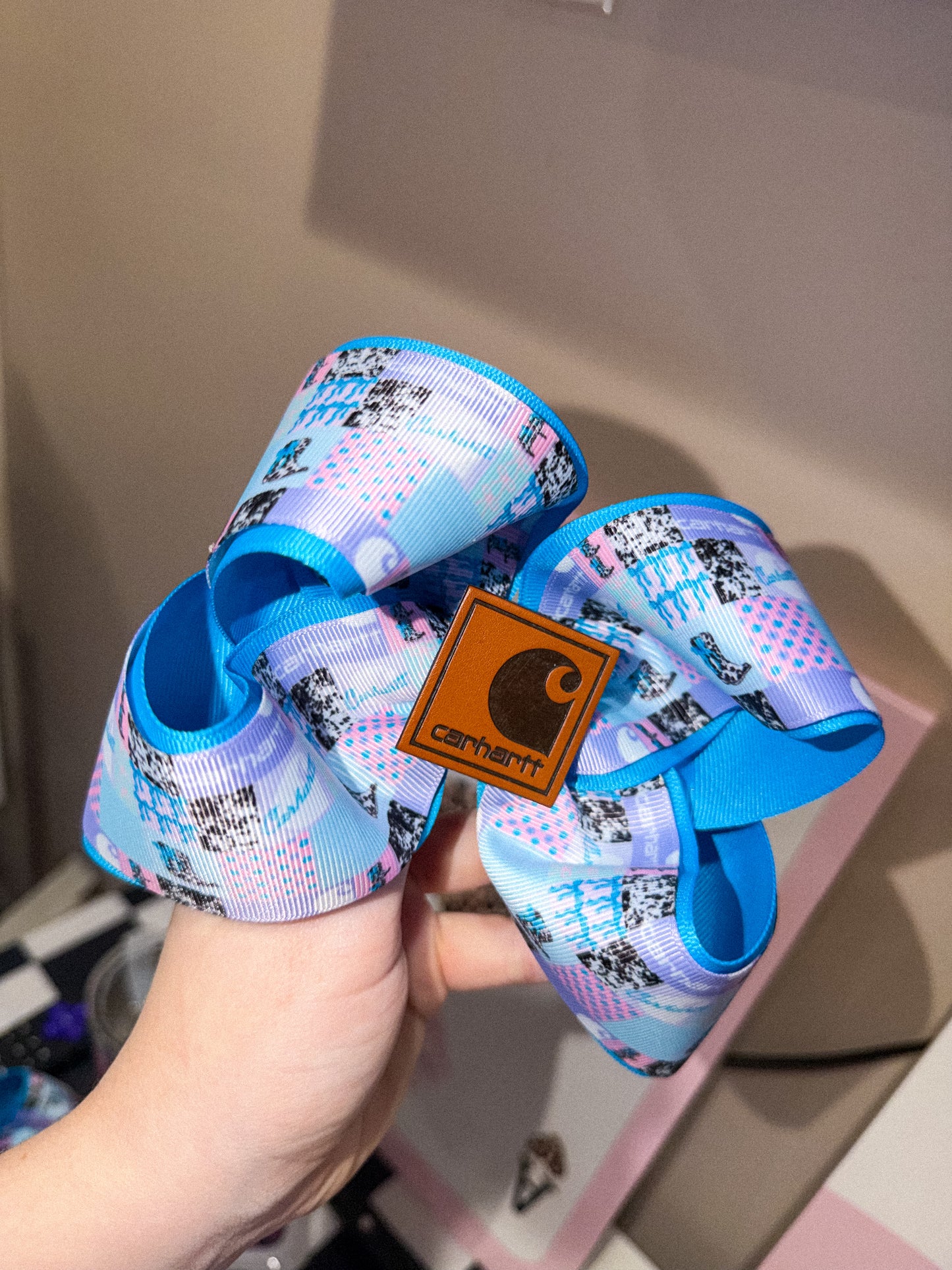 CH clip bow