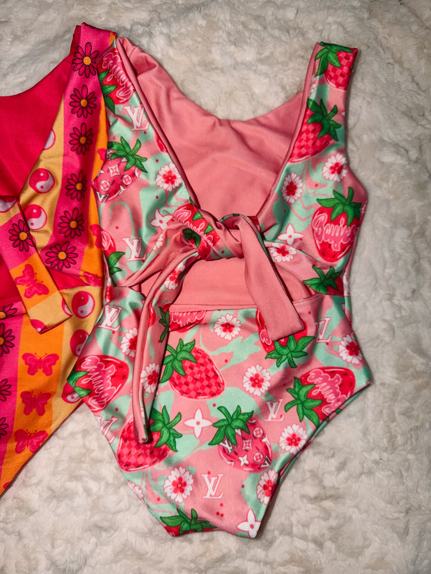 1 piece berry swim (SIZE UP)