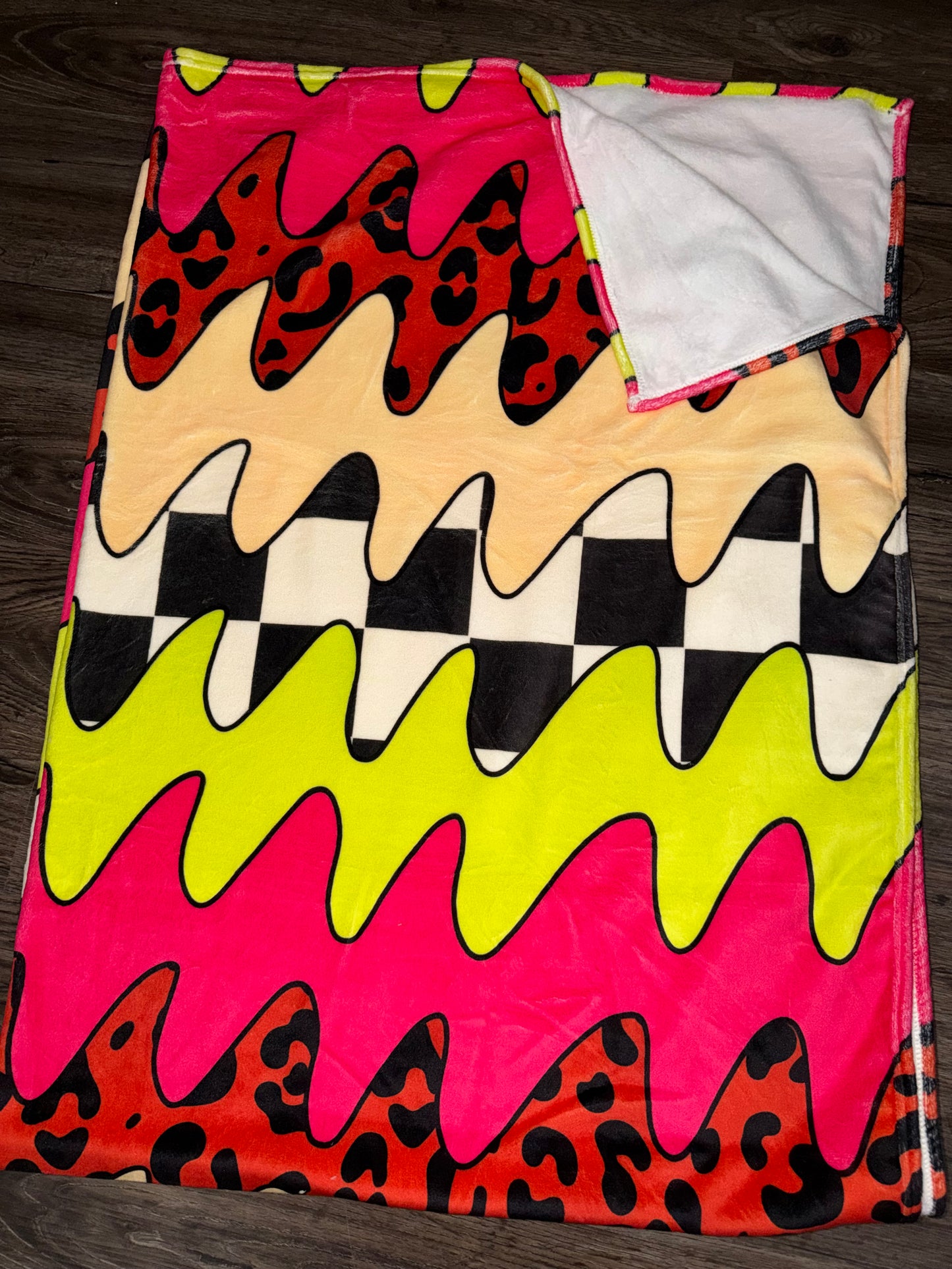 Groovy 60x80 large full fleece blanket