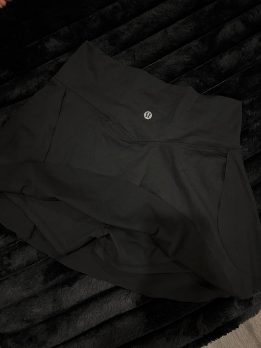 Large lulu skirt with shorts