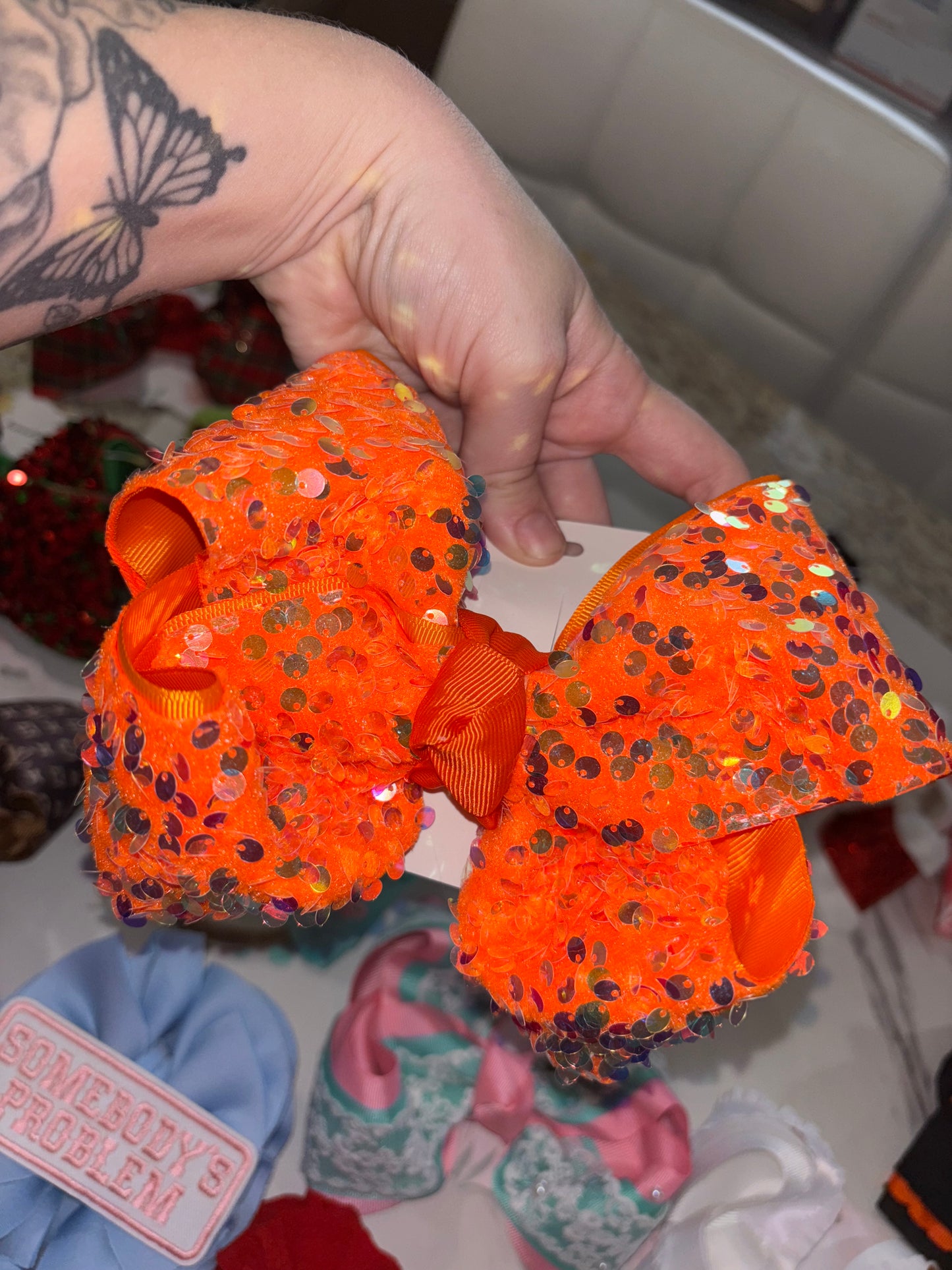 6in clip bow