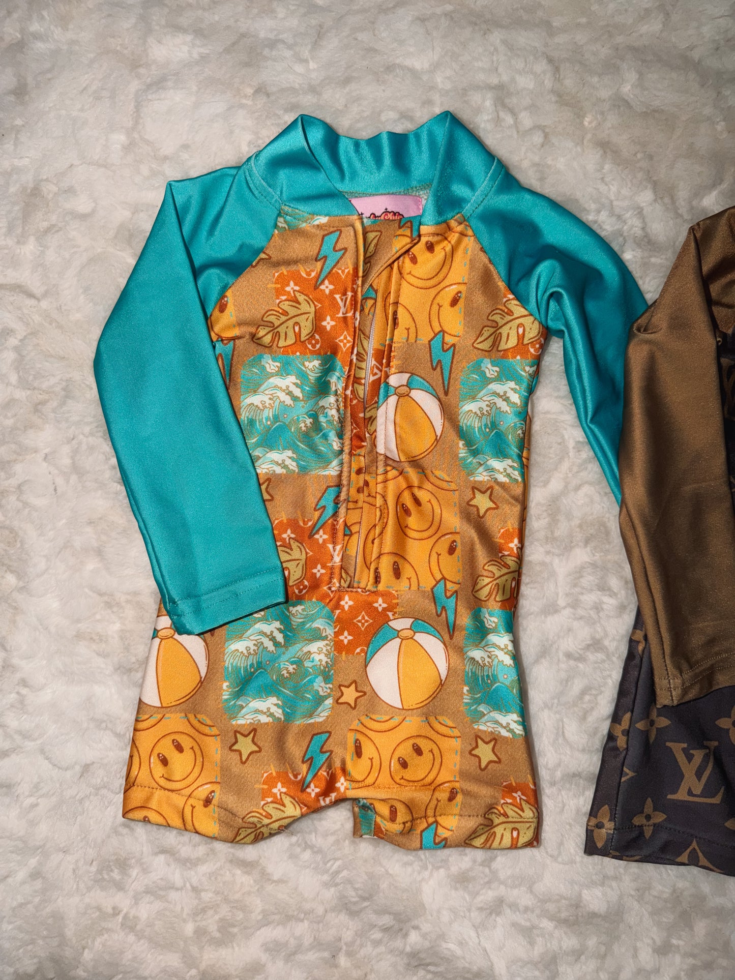 1 piece smiley swim