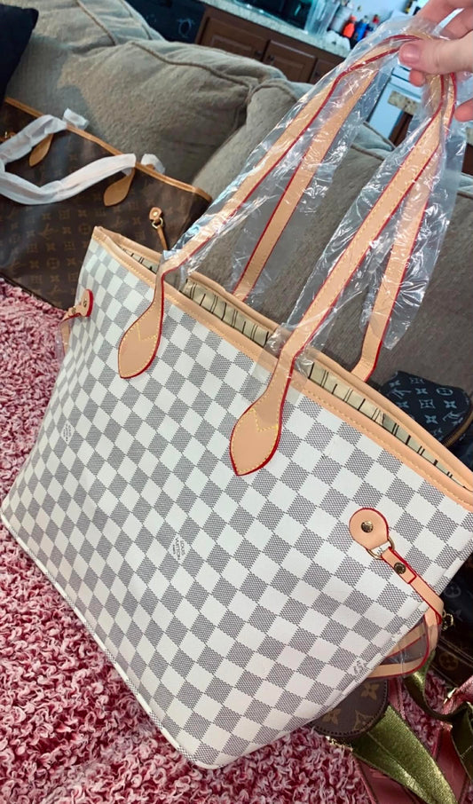 Checkered tote