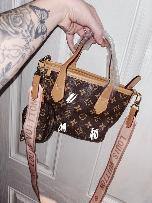 Kids crossbody
