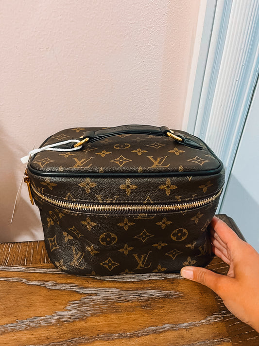 Large makeup bag
