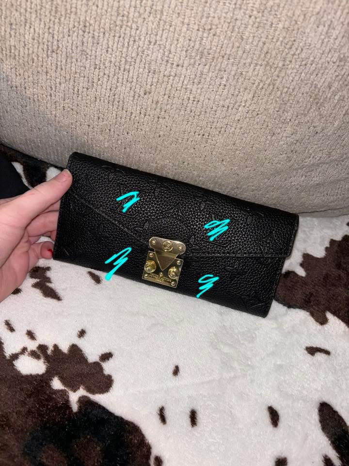 Black clasp wallet