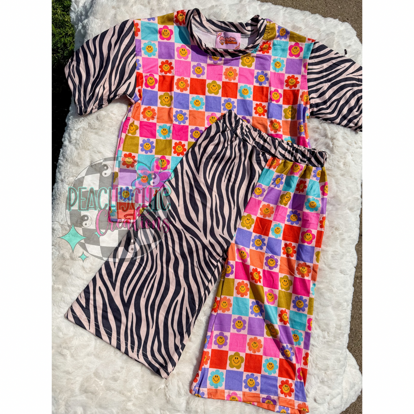 Smiley comfy set with flowy pants