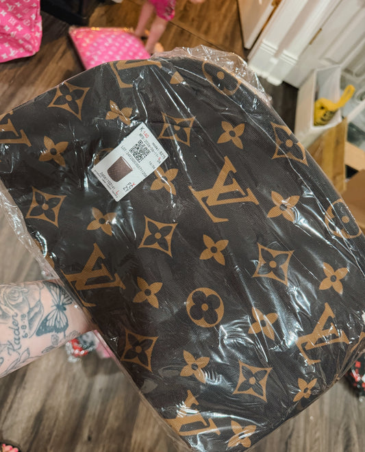 Huge laundry hamper
