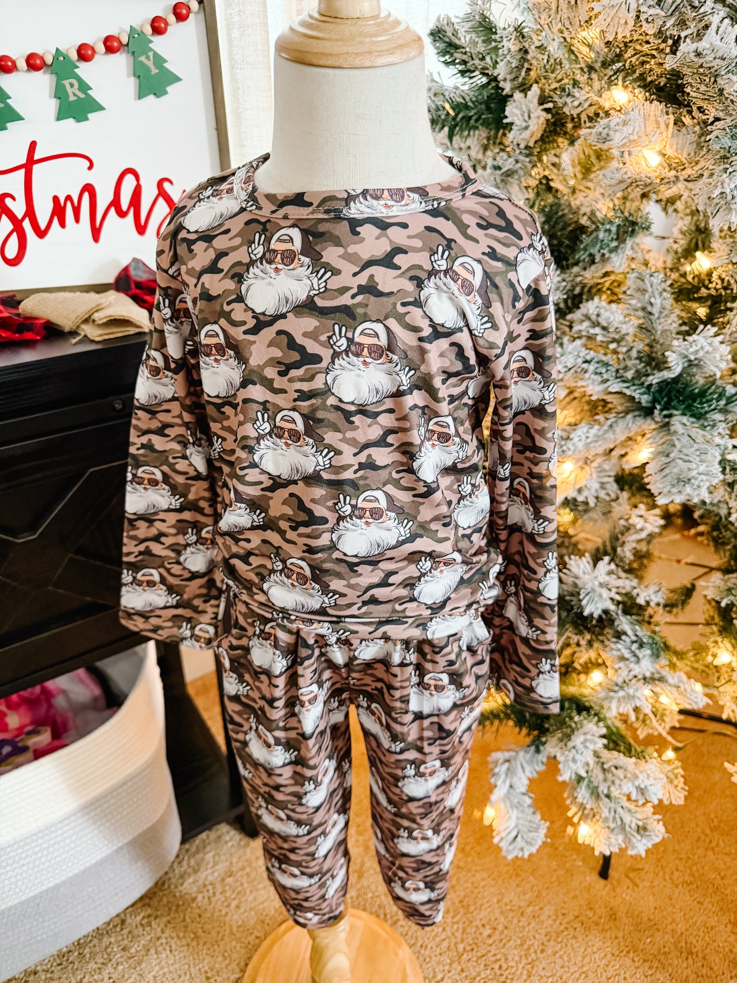 Camo Santa lounge set