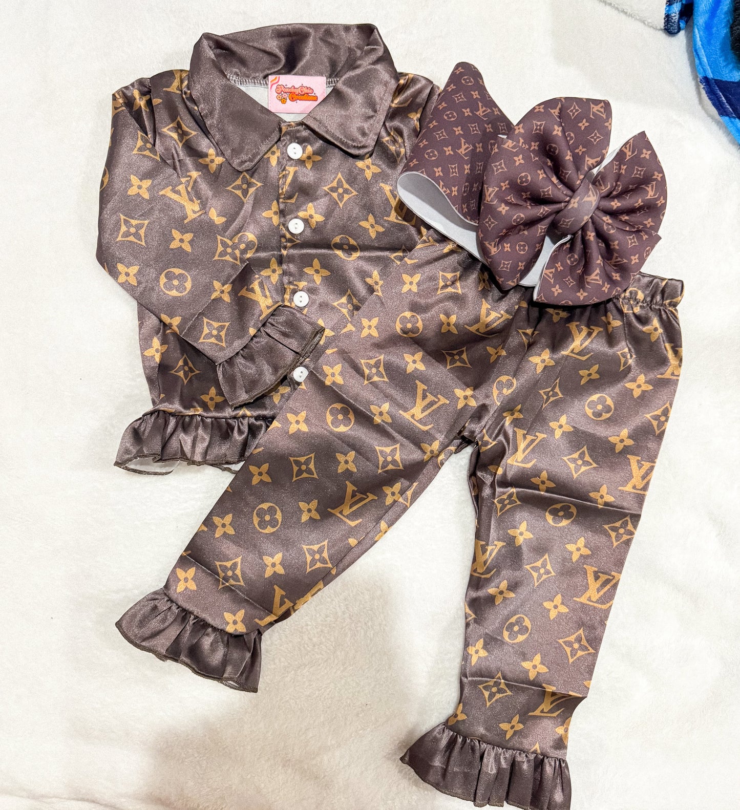 Long sleeve silk pjs ONLY