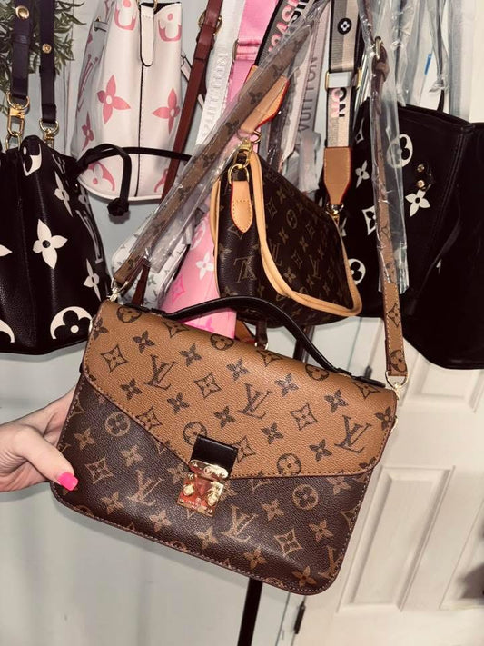 Top Q crossbody