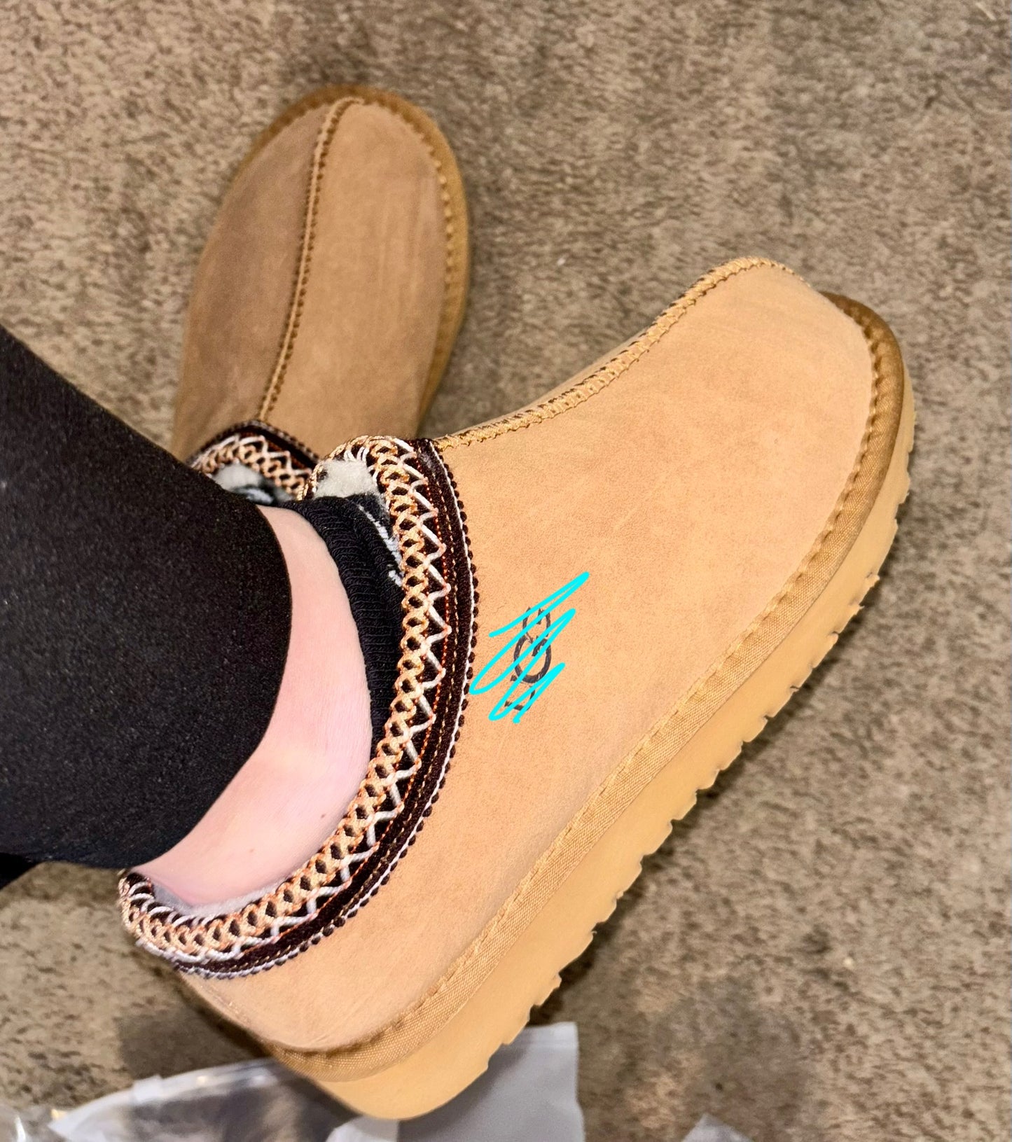 Women’s fur slippers